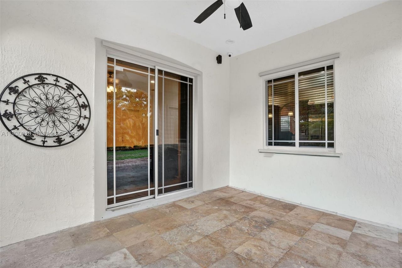 2913 SW 13th St, Miami, FL 33145 Photo