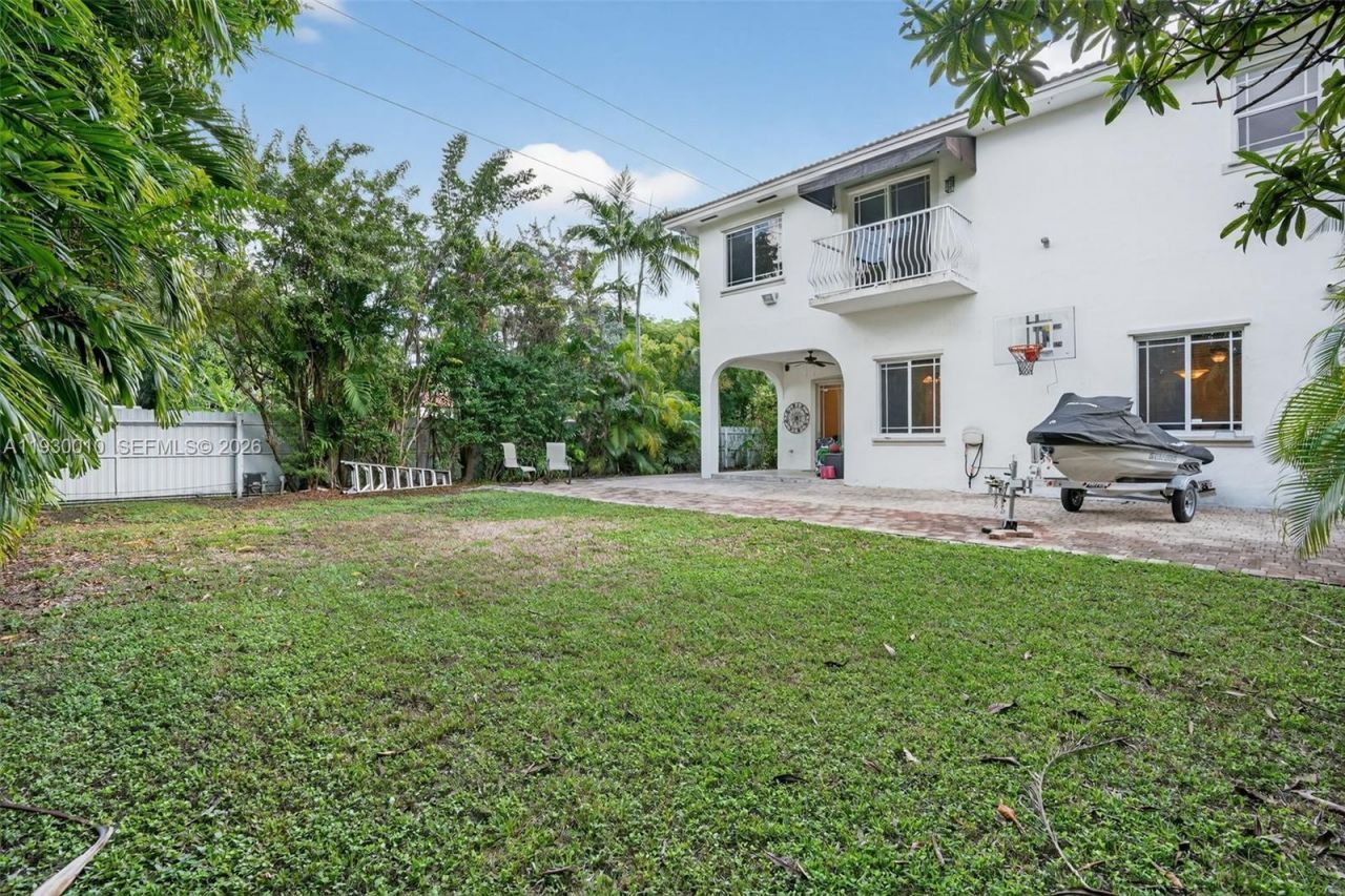 2913 SW 13th St, Miami, FL 33145 Photo