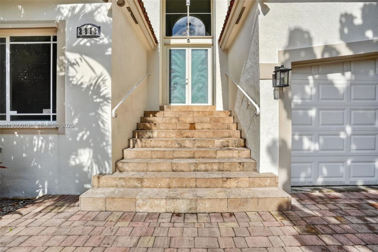 2913 SW 13th St, Miami, FL 33145 Photo