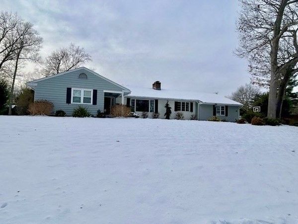 58 Shady Side Dr, Longmeadow, MA 01106