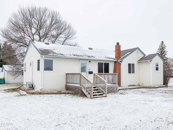 127 S STATE Street, Warren, MN 56762