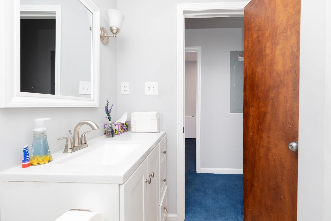 1075 E Montague Avenue Photo 10