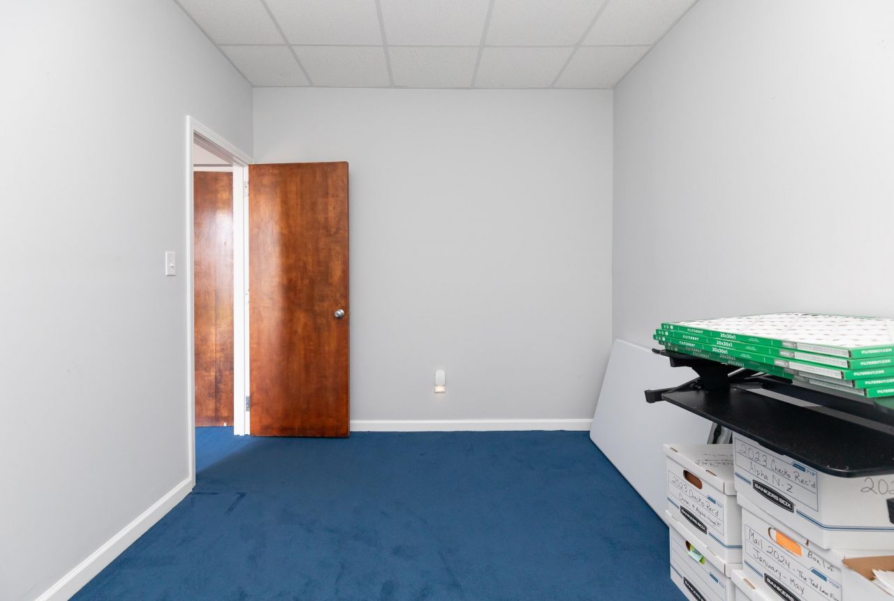 1075 E Montague Avenue Photo 11