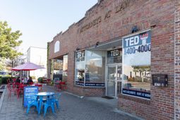 1075 E Montague Avenue photo 4