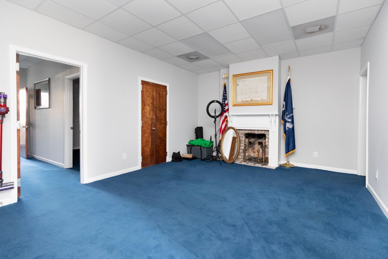 1075 E Montague Avenue Photo 9