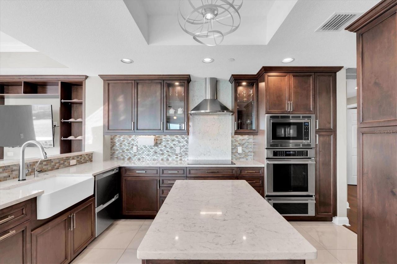 555 5th Avenue Ne, Unit 711, Saint Petersburg, FL 33701 Photo