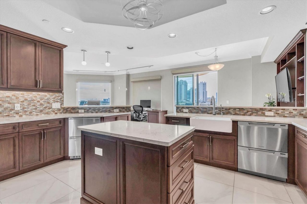 555 5th Avenue Ne, Unit 711, Saint Petersburg, FL 33701 Photo