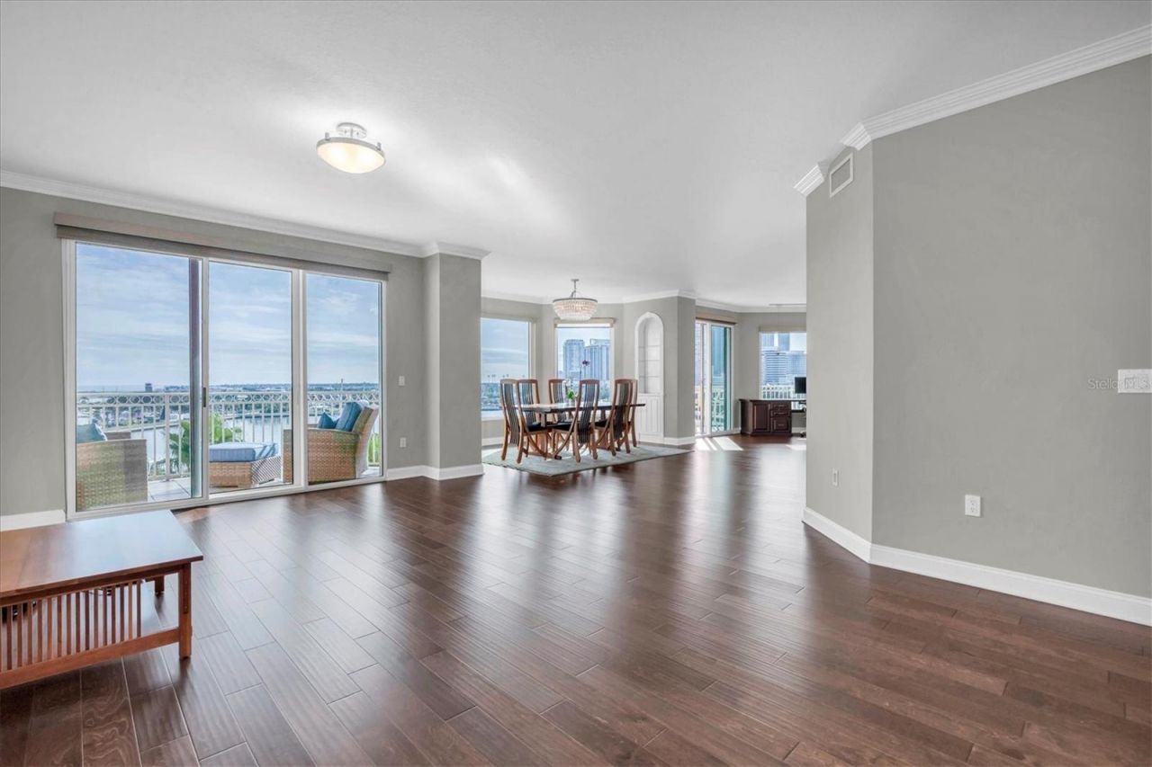 555 5th Avenue Ne, Unit 711, Saint Petersburg, FL 33701 Photo