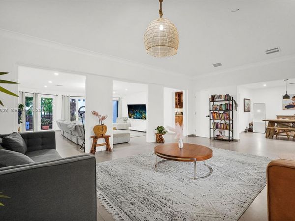 900 Tyler St, Hollywood, FL 33019