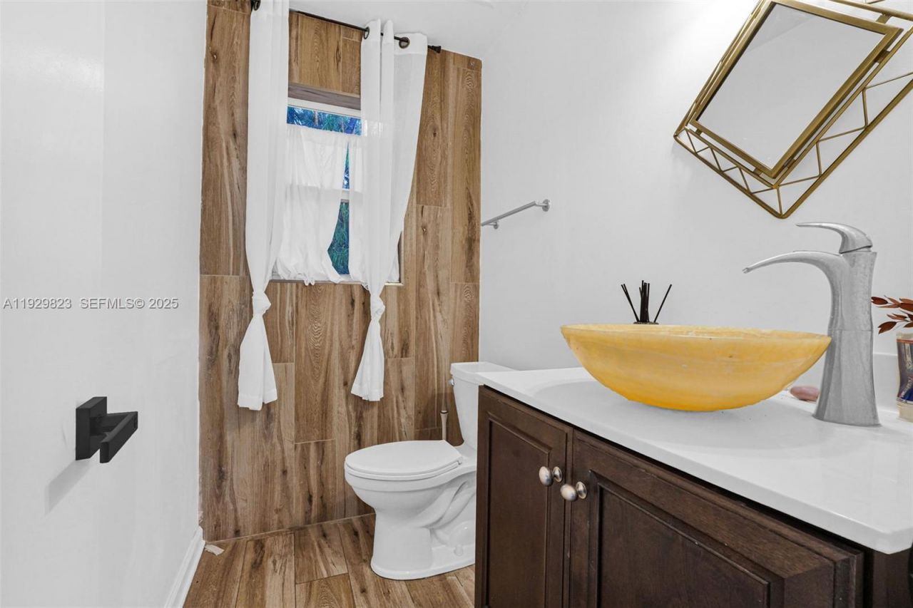 900 Tyler St, Hollywood, FL 33019 Photo