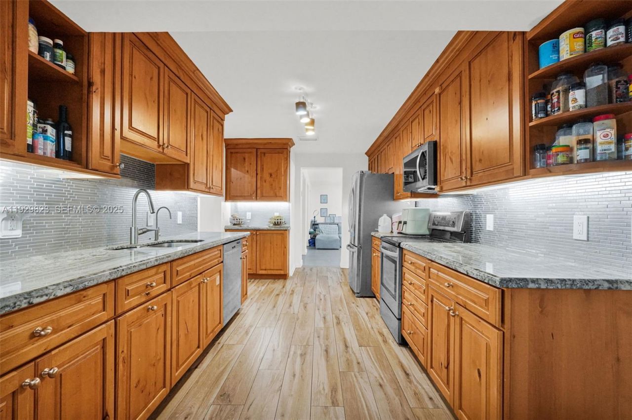 900 Tyler St, Hollywood, FL 33019 Photo