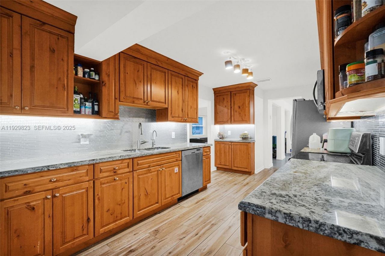 900 Tyler St, Hollywood, FL 33019 Photo