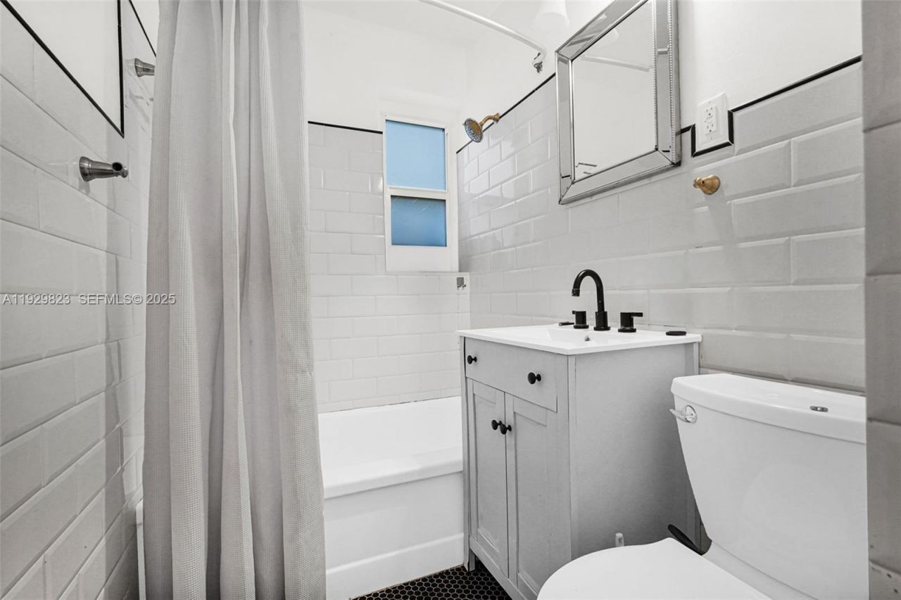 900 Tyler St, Hollywood, FL 33019 Photo