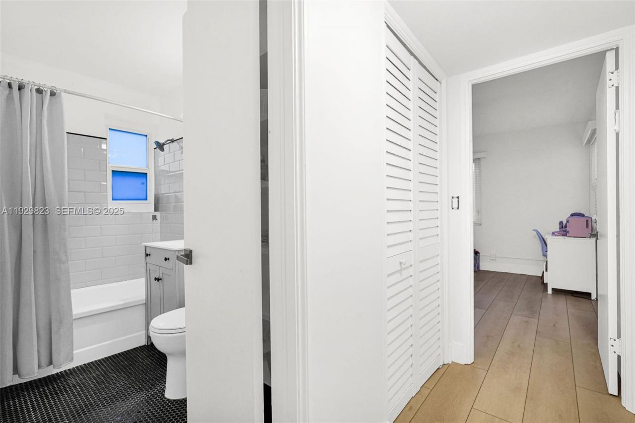 900 Tyler St, Hollywood, FL 33019 Photo