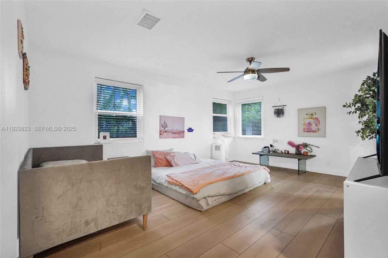 900 Tyler St, Hollywood, FL 33019 Photo