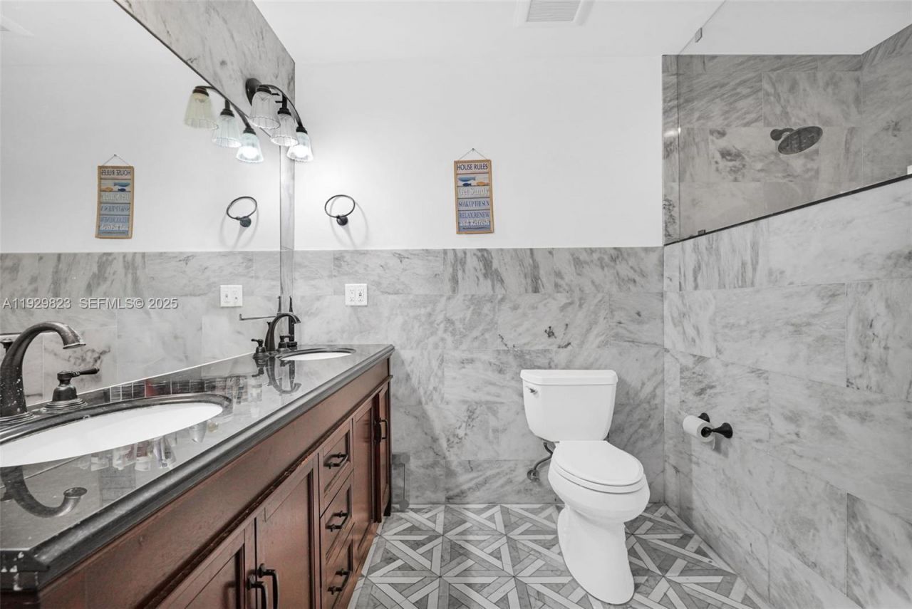 900 Tyler St, Hollywood, FL 33019 Photo