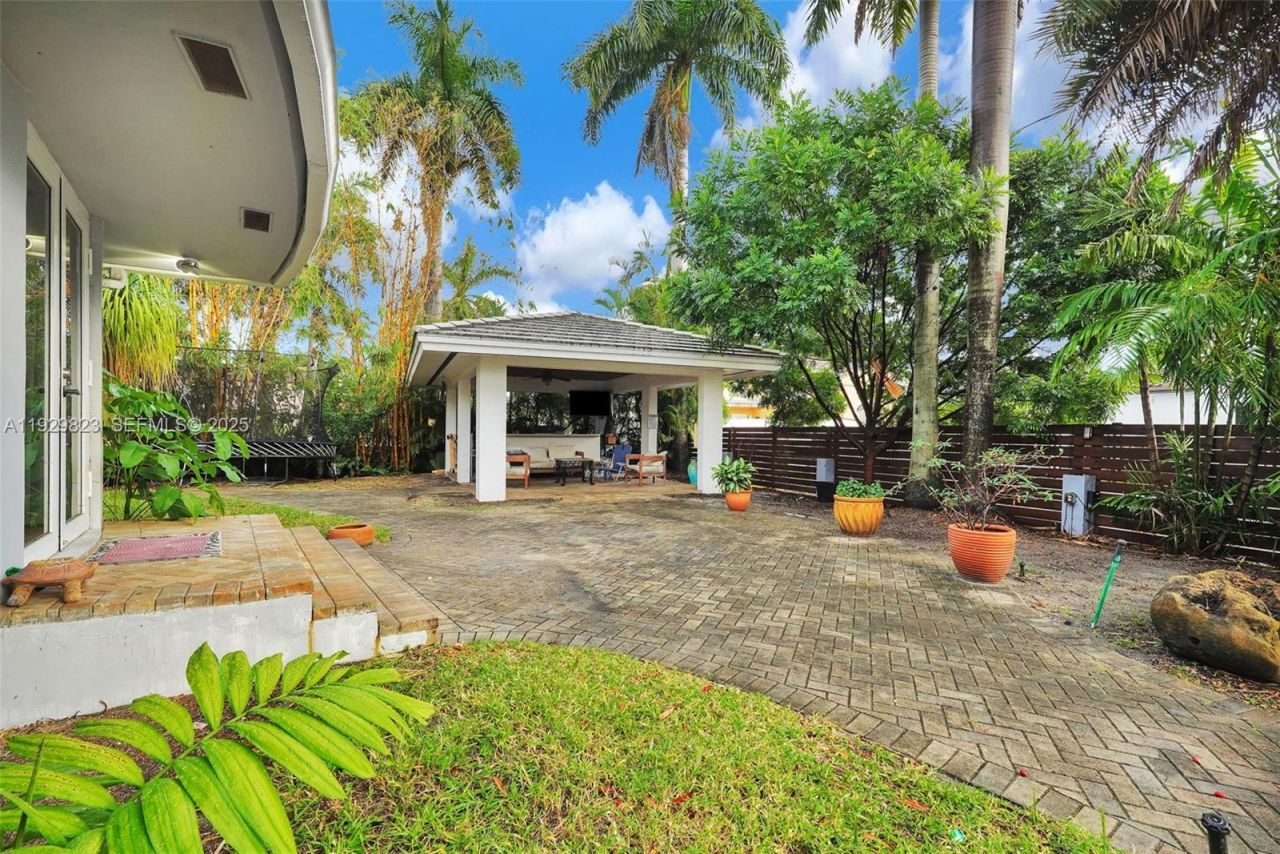 900 Tyler St, Hollywood, FL 33019 Photo