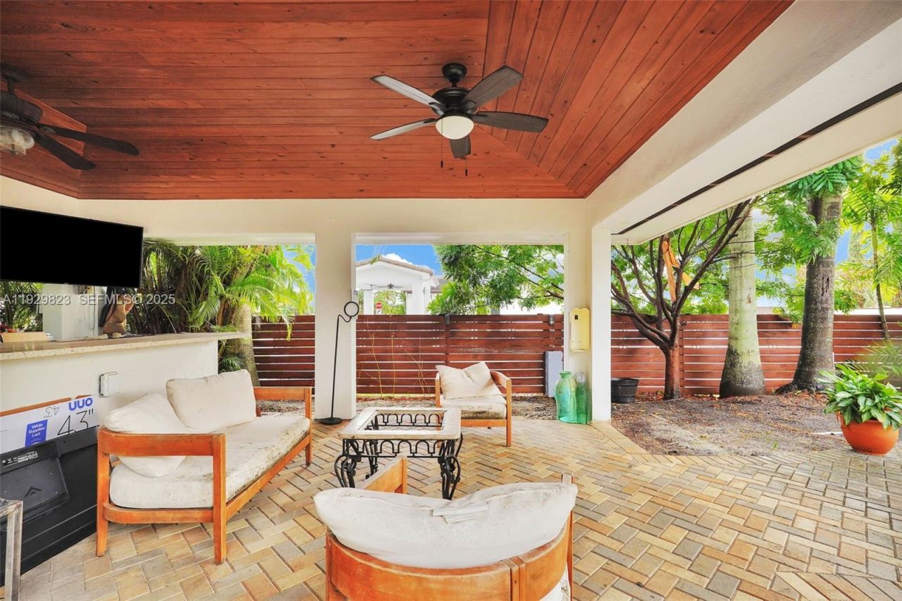 900 Tyler St, Hollywood, FL 33019 Photo