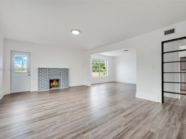 1736 SW 9th St, Unit 1738, Miami, FL 33135