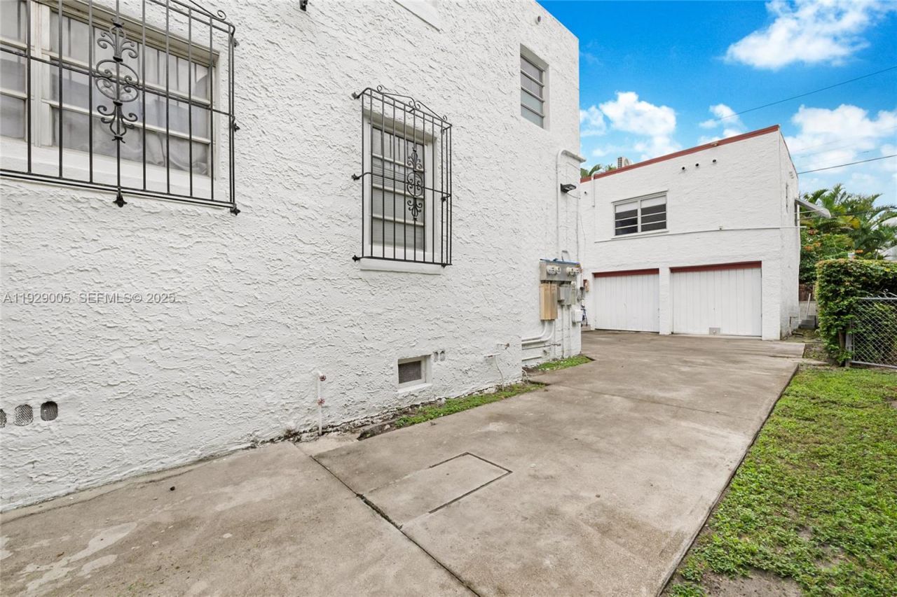 1736 SW 9th St, Unit 1738, Miami, FL 33135 Photo