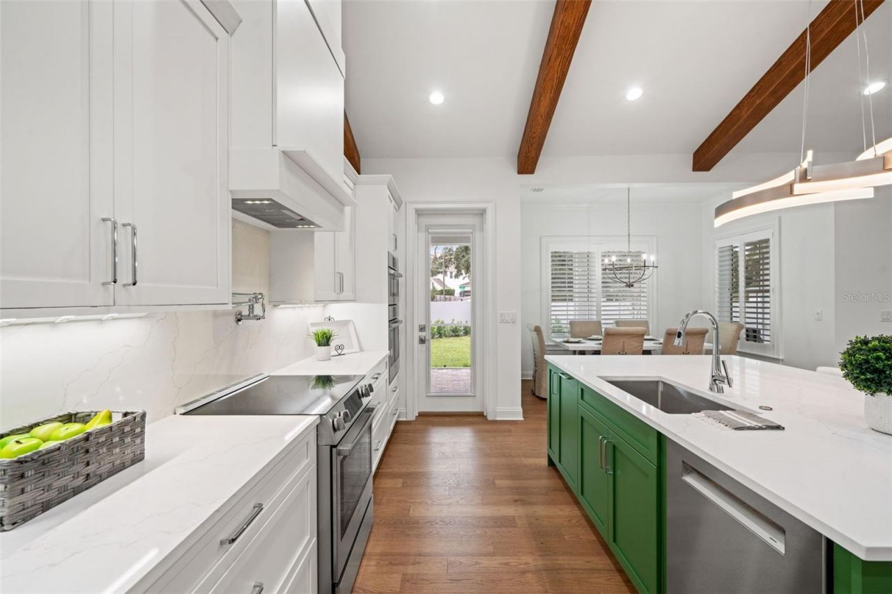4202 W Woodmere Road, Tampa, FL 33609 Photo