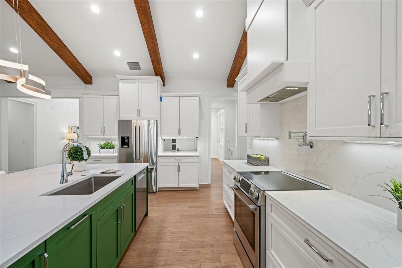 4202 W Woodmere Road, Tampa, FL 33609 Photo