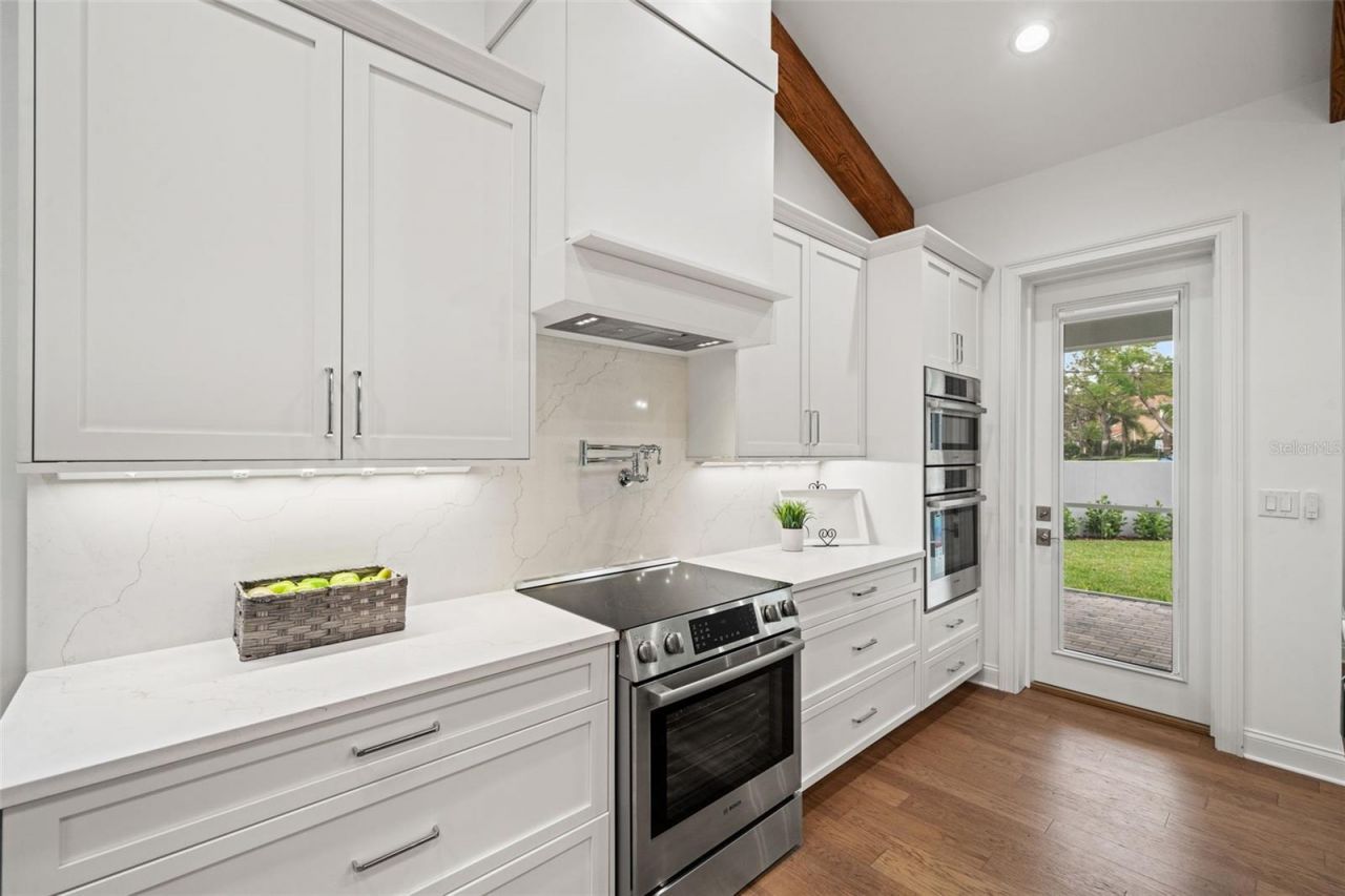 4202 W Woodmere Road, Tampa, FL 33609 Photo
