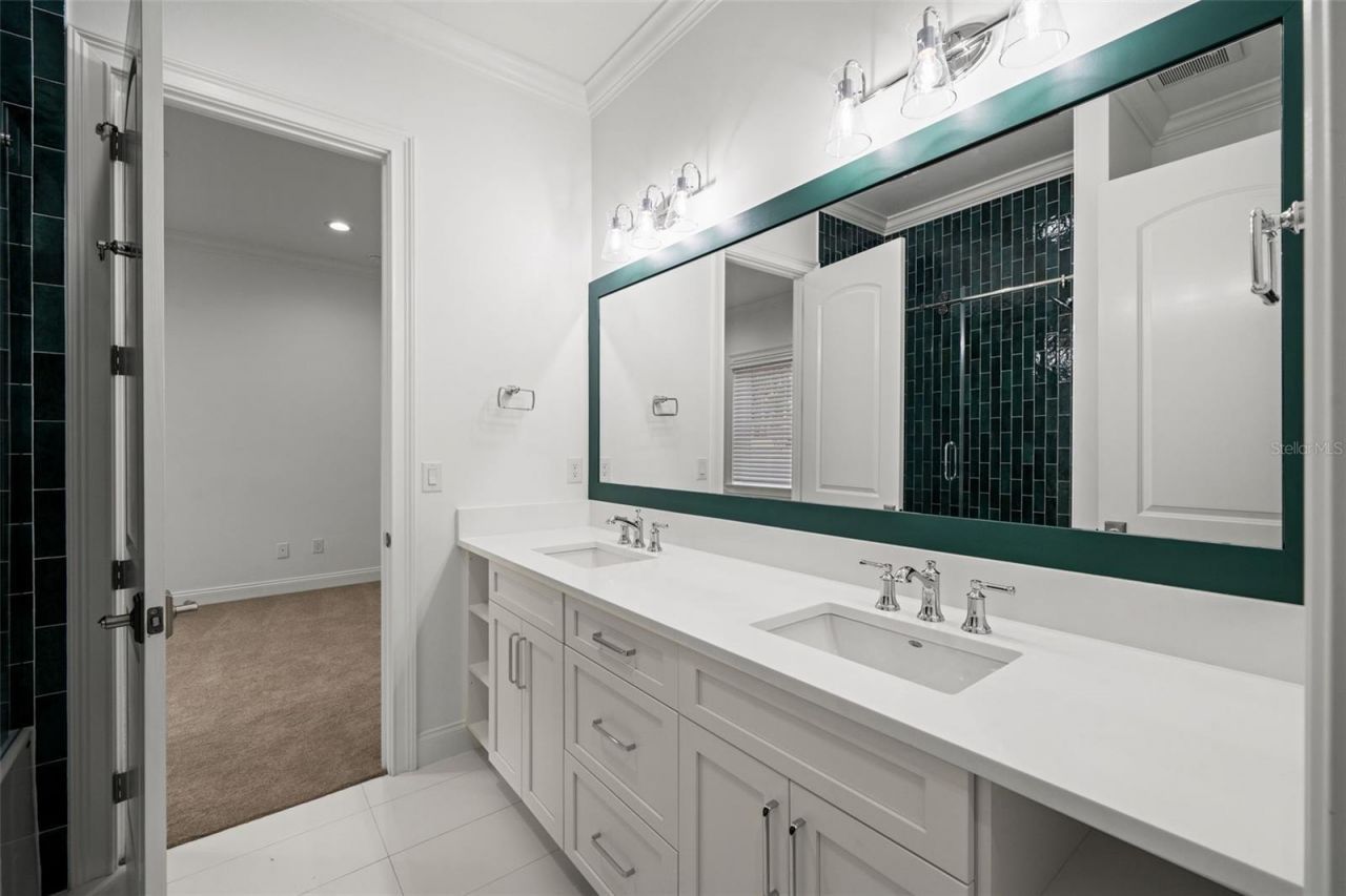 4202 W Woodmere Road, Tampa, FL 33609 Photo