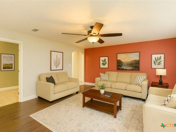304 S Main Street, Elgin, TX 78621