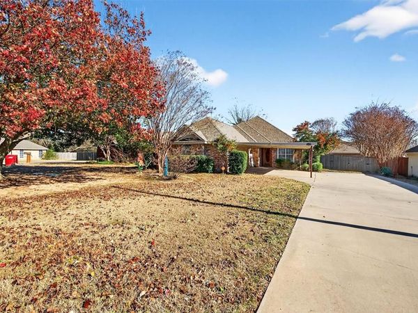 207 Gayle Circle, Bells, TX 75414