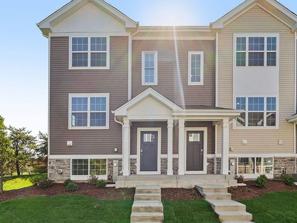 923 Briar Glen Court, Hampshire, IL 60140