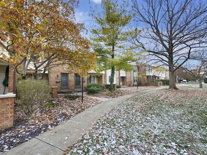 5108 Ranstead Court, Columbus, OH 43220 Photo 2