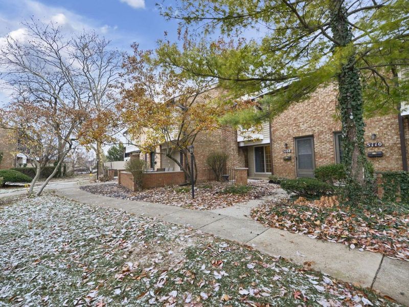 5108 Ranstead Court, Columbus, OH 43220 Photo 3