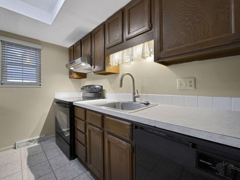 5108 Ranstead Court, Columbus, OH 43220 Photo 6