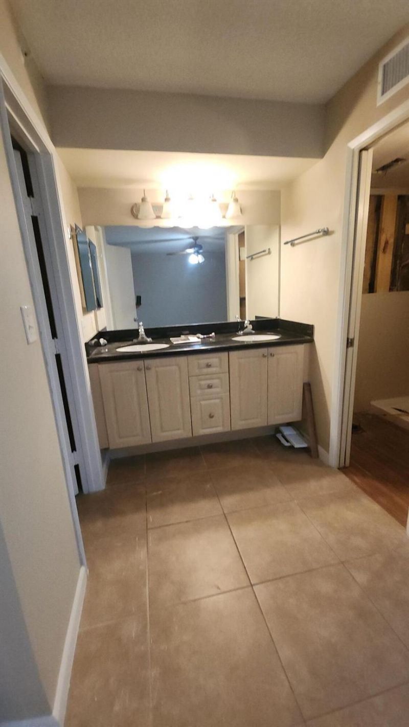 2025 Lavers Circle, Unit D303, Delray Beach, FL 33444 Photo