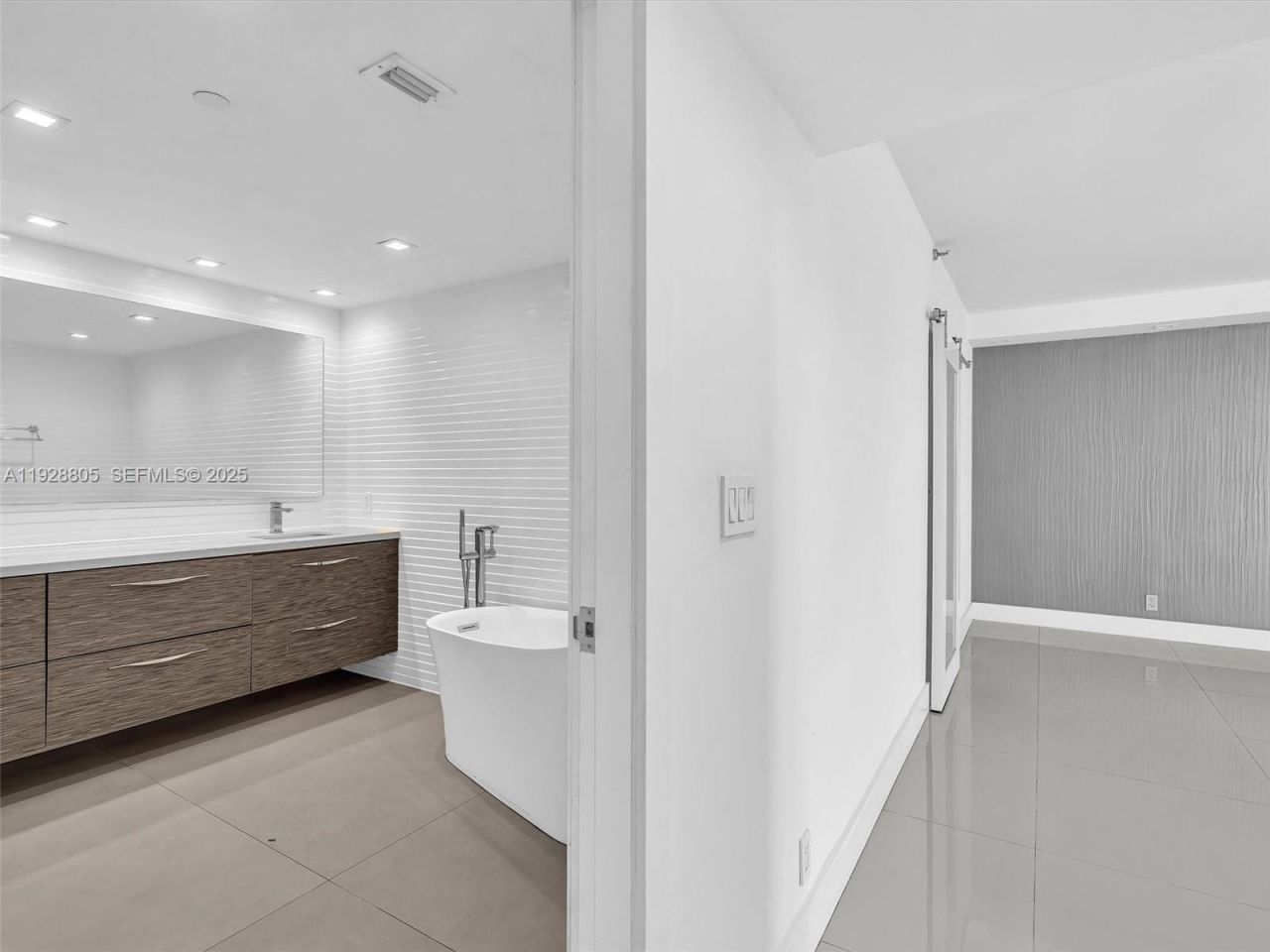 19667 Turnberry Way, Unit 27D, Aventura, FL 33180 Photo