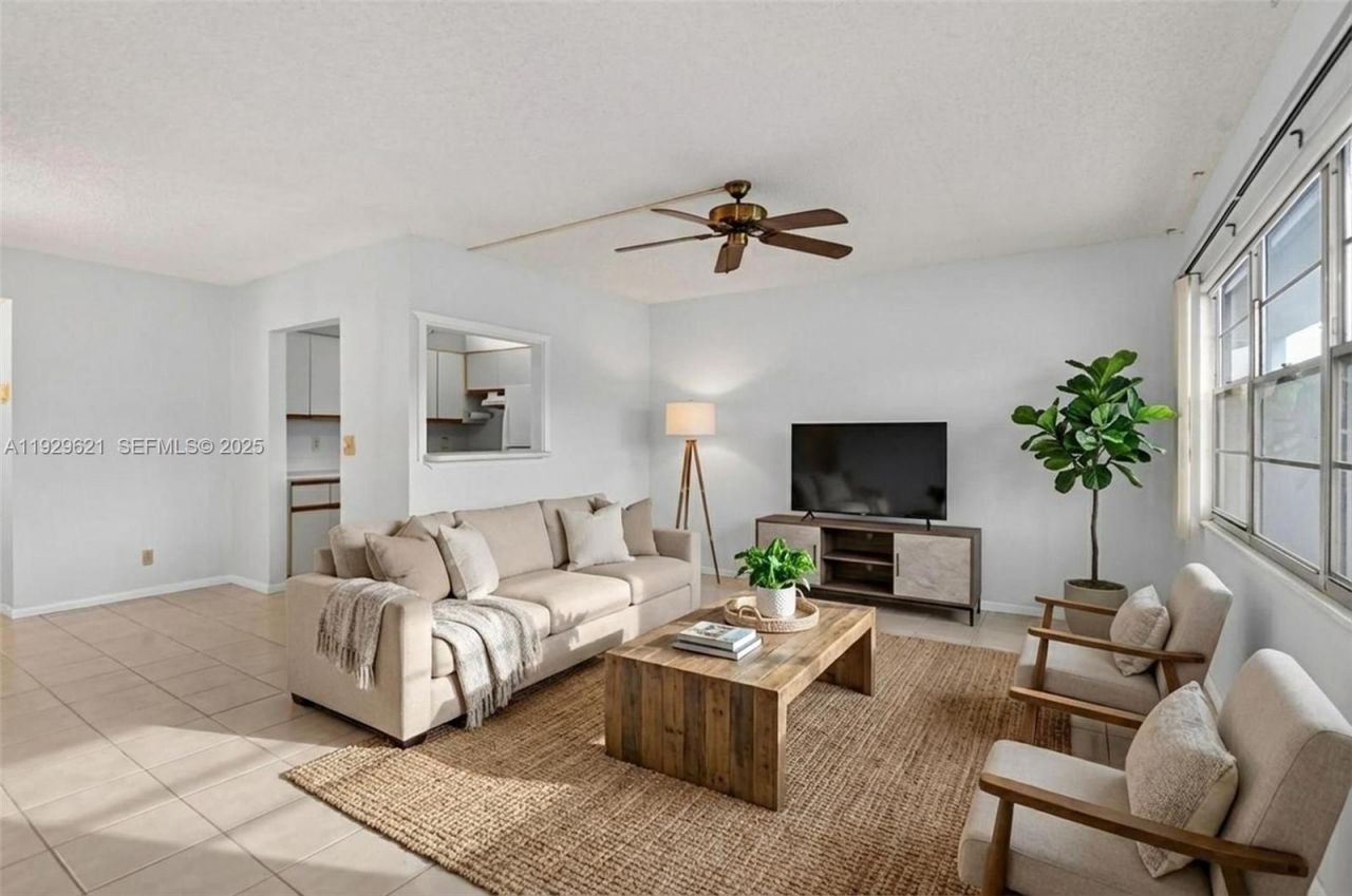 1008 N Farnham N, Unit 1008, Deerfield Beach, FL 33442 Main Photo