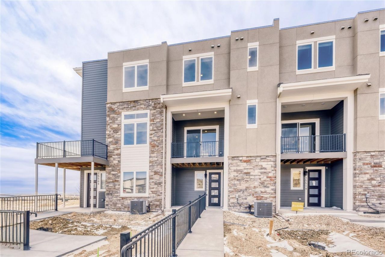 15508 W Washburn Avenue, Lakewood, CO 80228 Main Photo