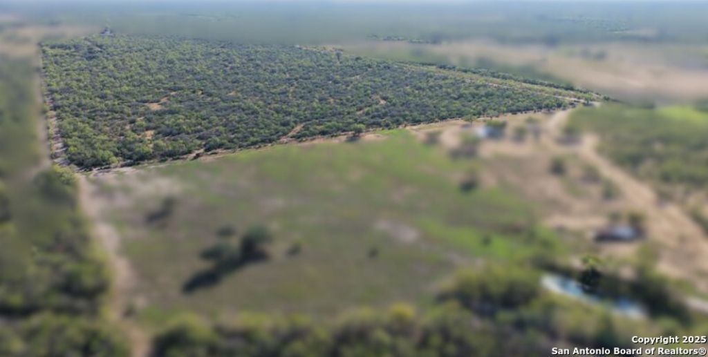 601 Co Rd 642, Yancey, TX 78886 Main Photo