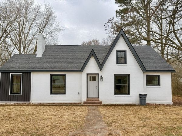 206 W Main St, Hohenwald, TN 38462