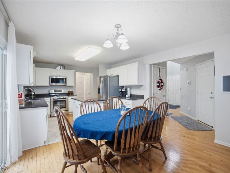 2279 Becket Circle, Stow, OH 44224 Photo 8