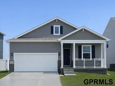 11917 S 114th Avenue, Papillion, NE 68046