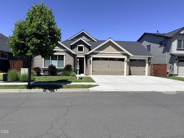 1229 NE Sunrise Street, Prineville, OR 97754