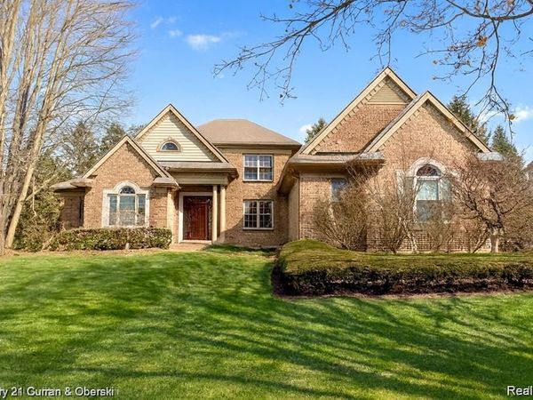 47611 Manorwood Drive, Northville, MI 48168