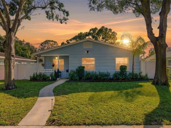 828 89TH AVENUE N, ST PETERSBURG, FL 33702