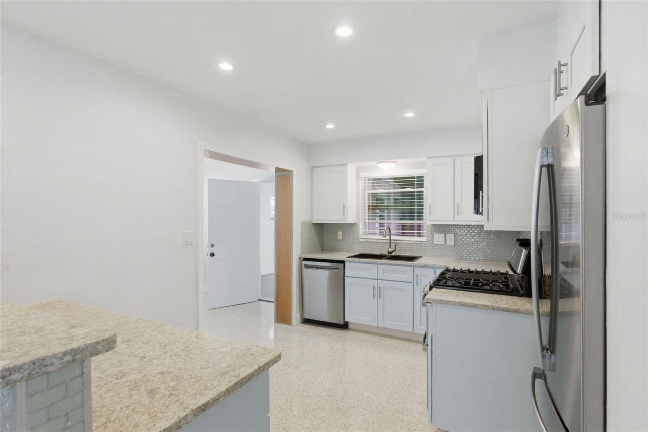 828 89th Avenue N, Saint Petersburg, FL 33702 Photo