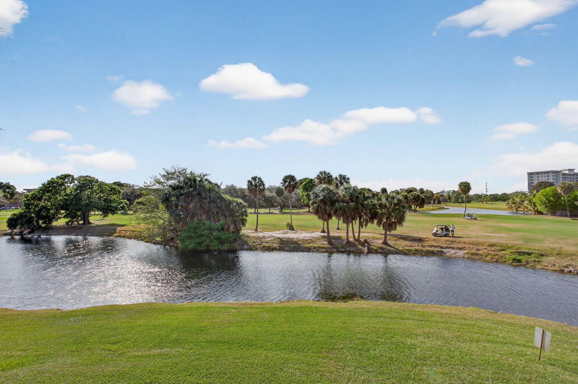 555 Oaks Lane, Unit 207, Pompano Beach, FL 33069 Photo