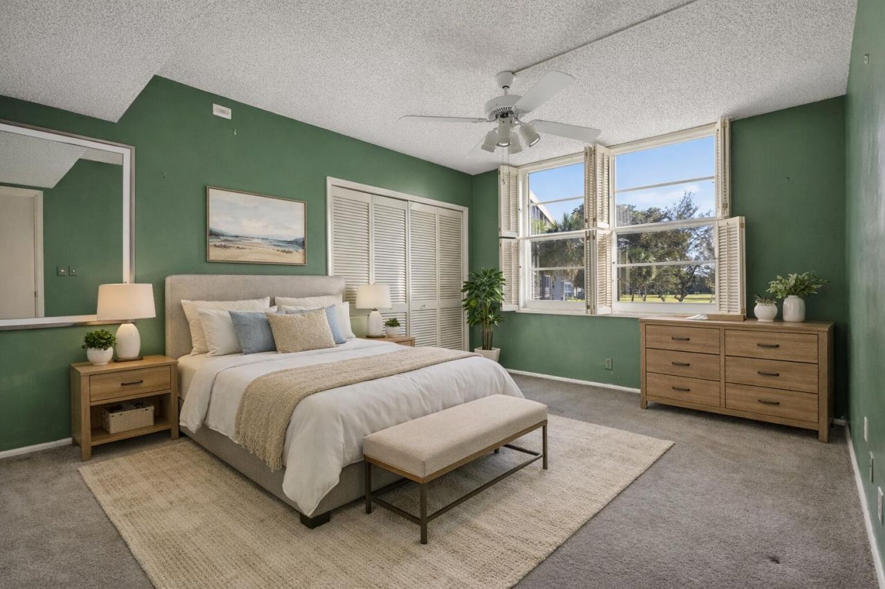 555 Oaks Lane, Unit 207, Pompano Beach, FL 33069 Photo