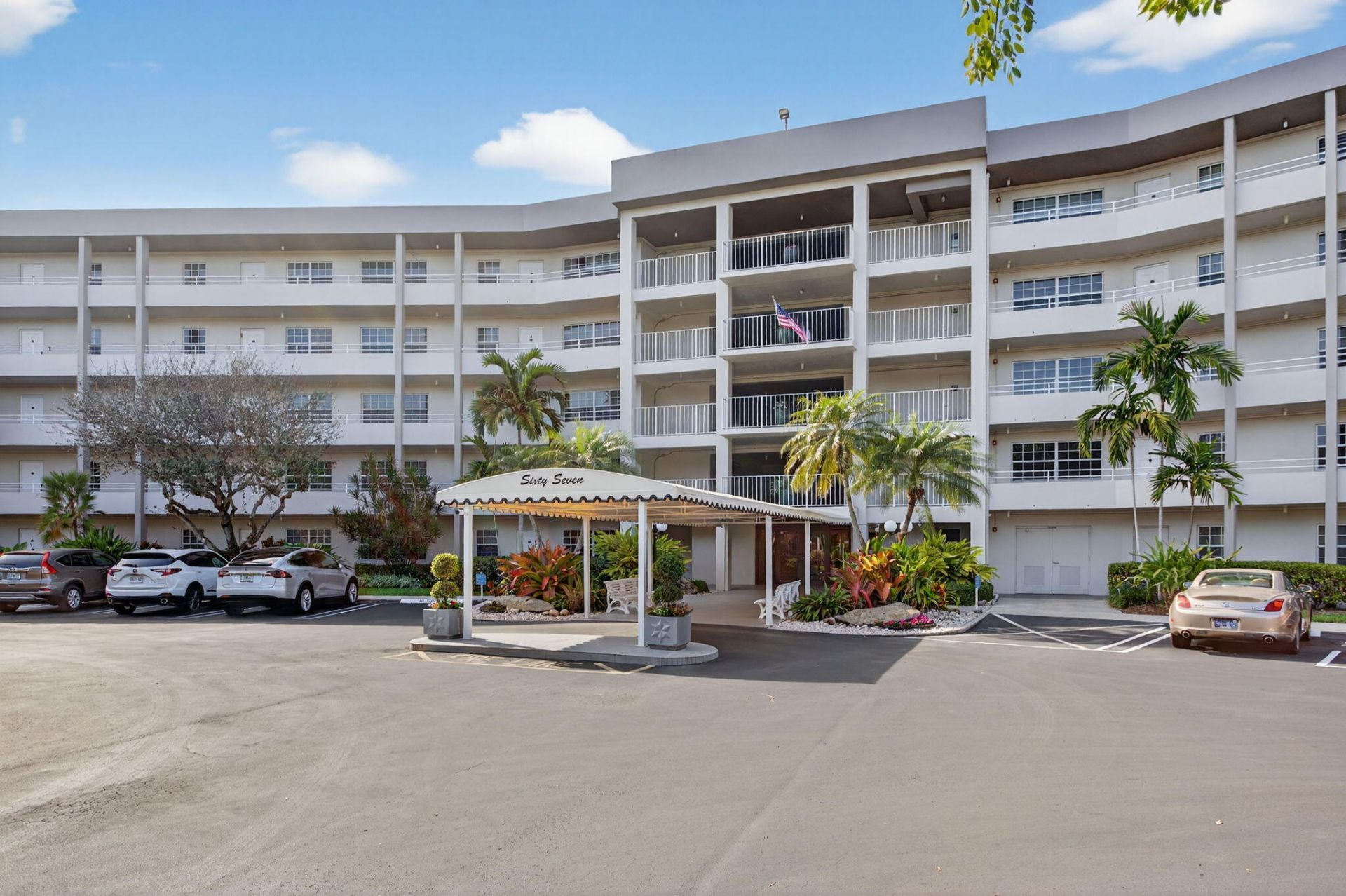 555 Oaks Lane, Unit 207, Pompano Beach, FL 33069 Photo