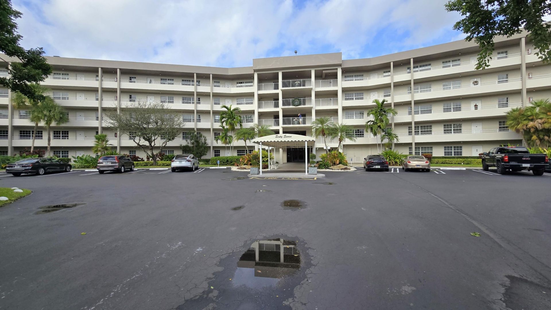 555 Oaks Lane, Unit 207, Pompano Beach, FL 33069 Photo